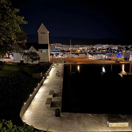 Bergenshus Rett Ved Bryggen I شقة برغن