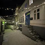 Bergenshus Rett Ved Bryggen I Bergen