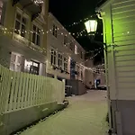 Bergenshus Rett Ved Bryggen I