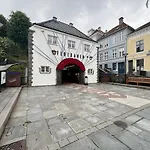 Bergenshus Rett Ved Bryggen I * Bergen