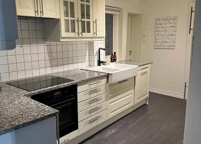 Bergenshus Rett Ved Bryggen I Bergen