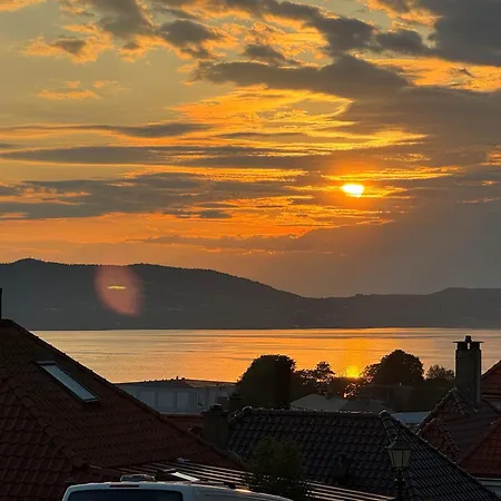 Bergenshus Rett Ved Bryggen I *