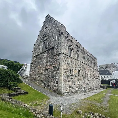 Daire Bergenshus Rett Ved Bryggen I *