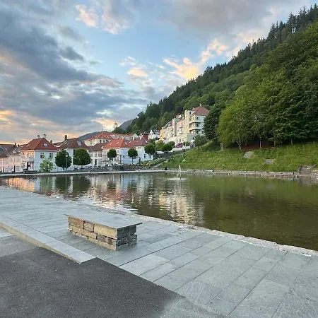 Daire Bergenshus Rett Ved Bryggen I Bergen