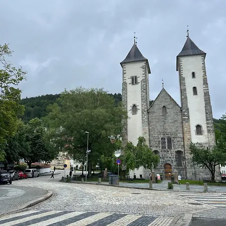 Bergenshus Rett Ved Bryggen I Daire *